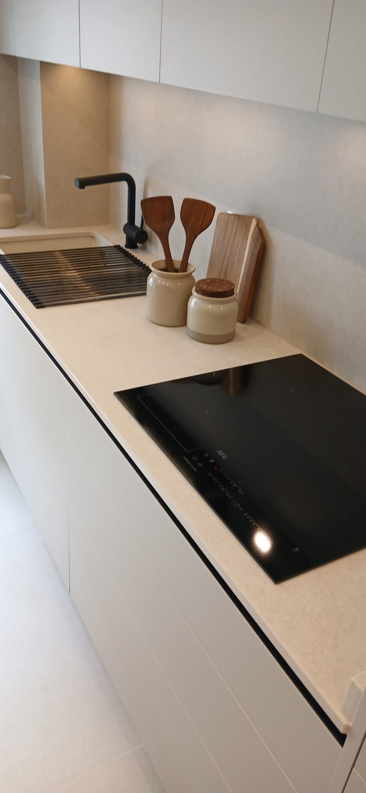 section-custom-05-swiper-slide-img