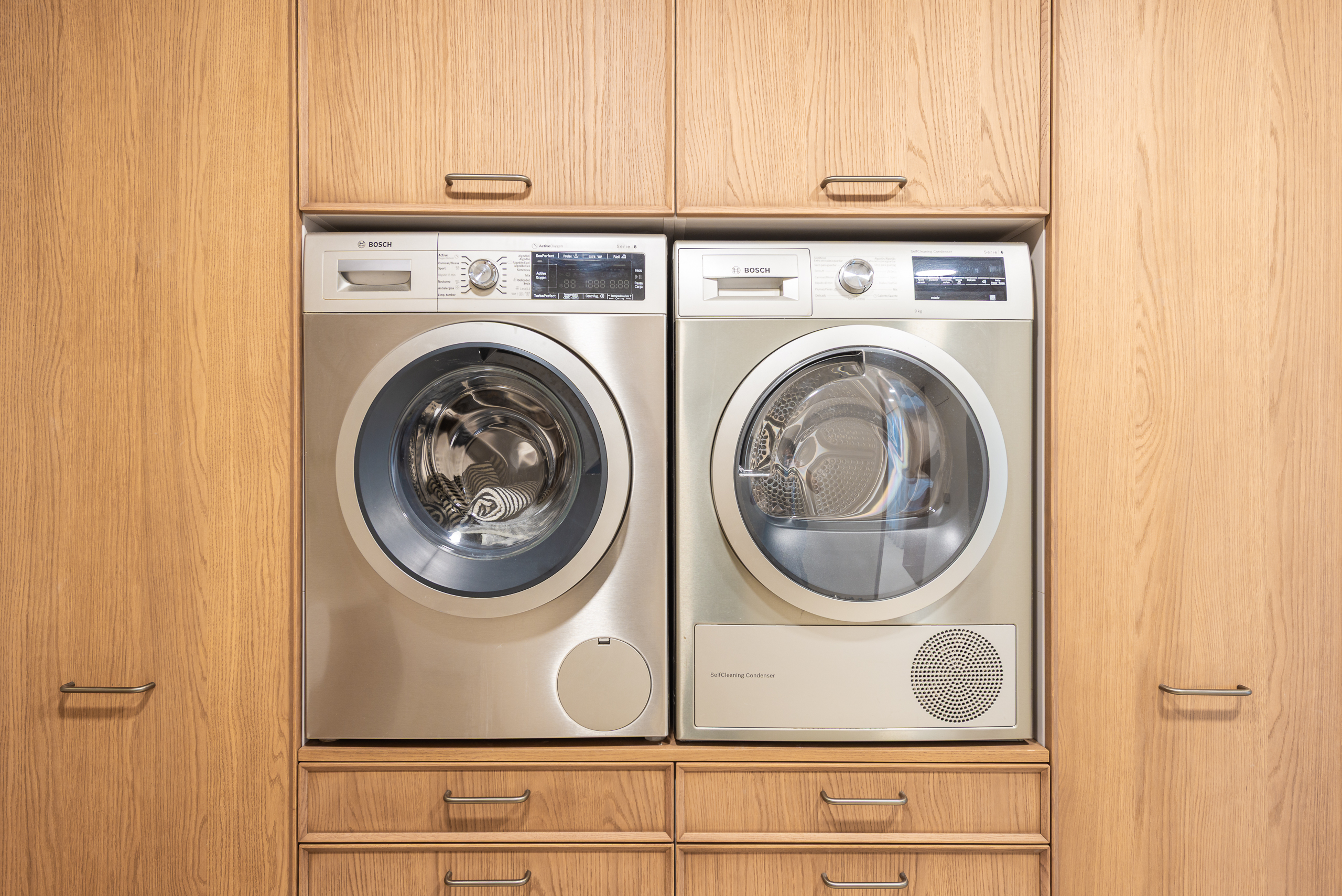 section-custom-05-swiper-slide-img