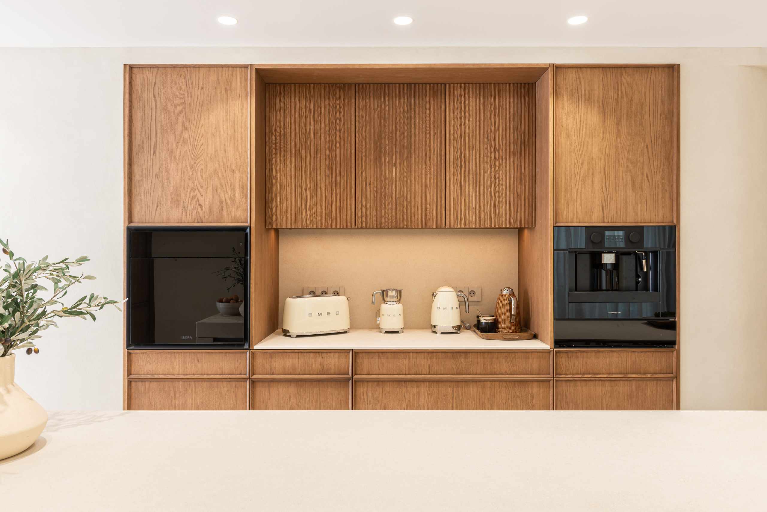 section-custom-05-swiper-slide-img