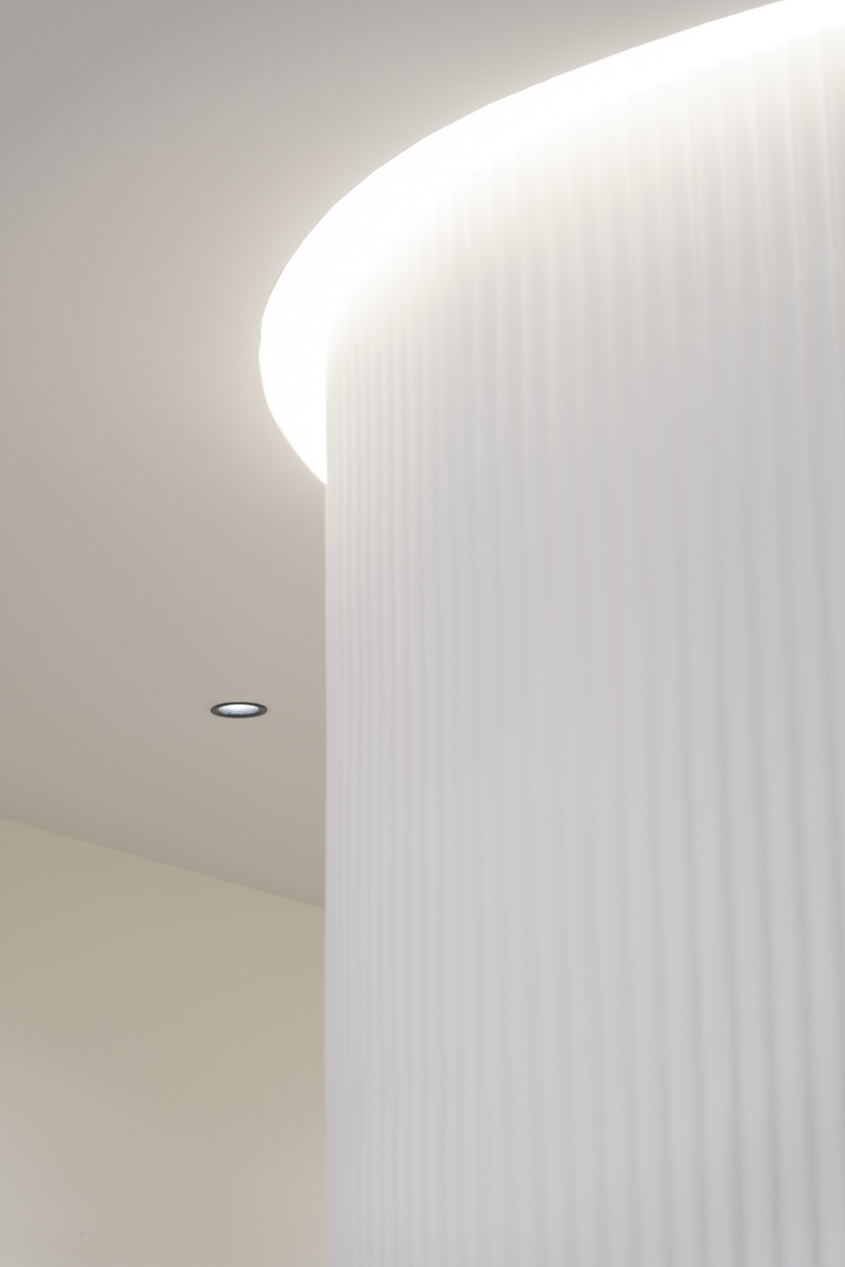 section-custom-05-swiper-slide-img