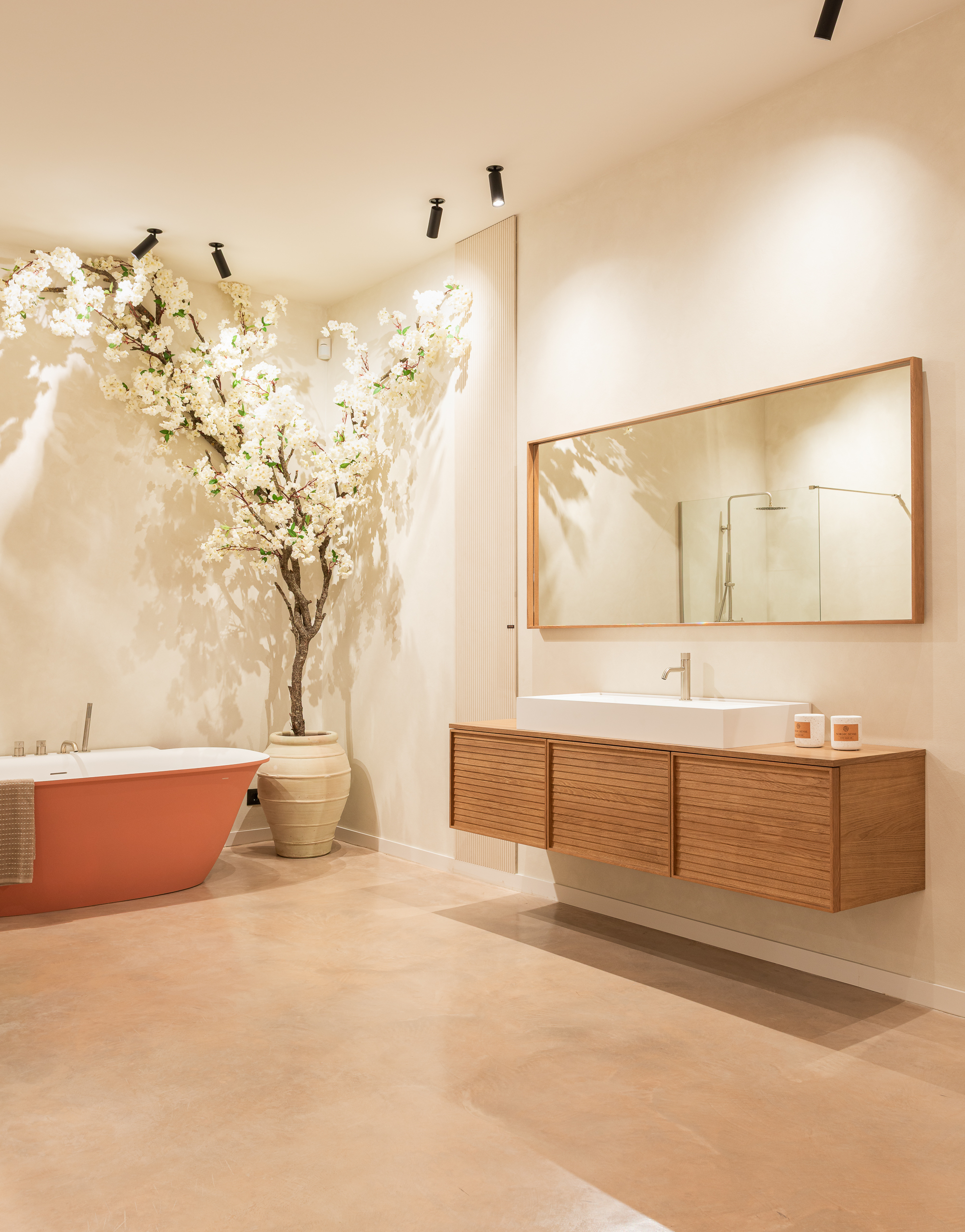 section-custom-05-swiper-slide-img