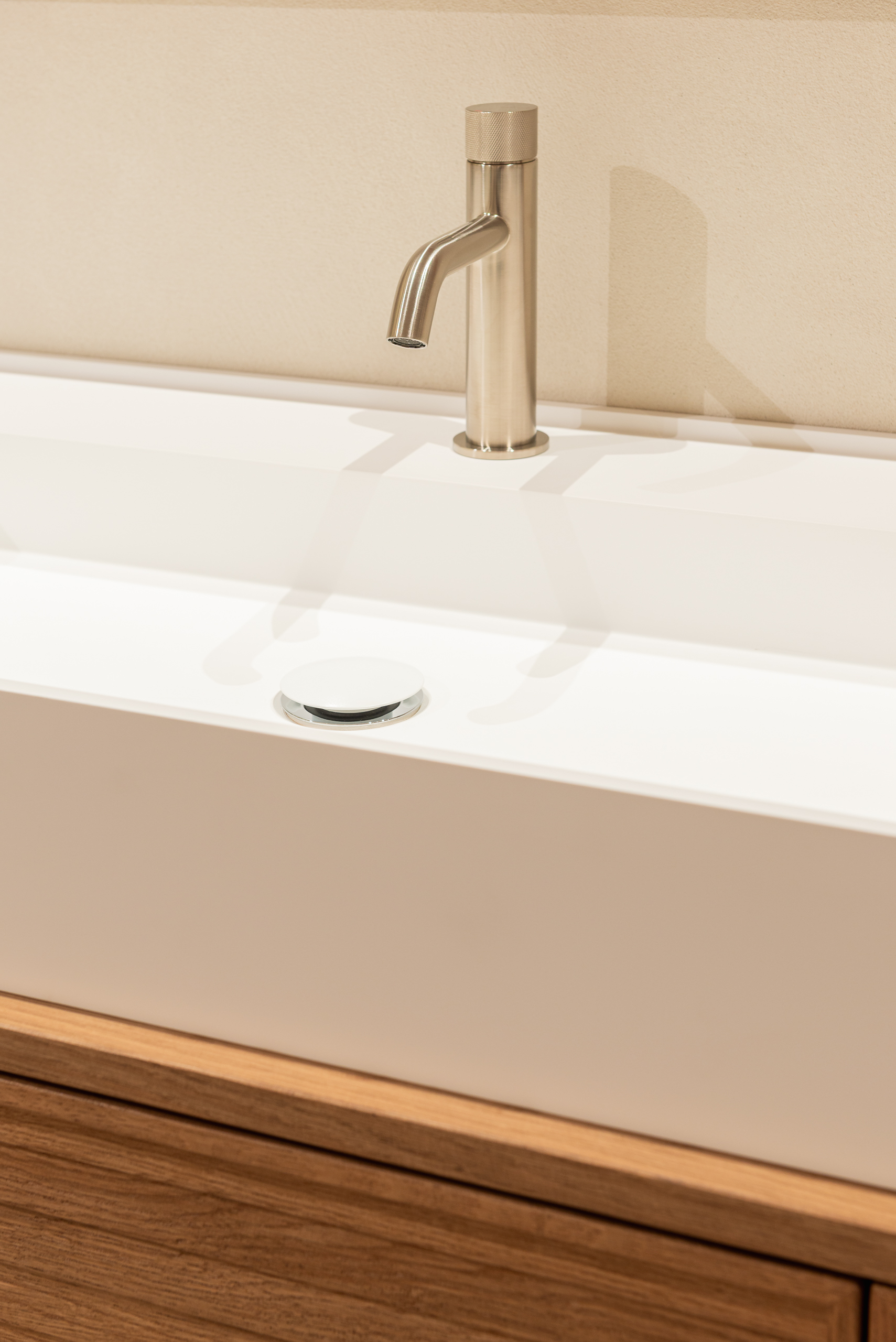 section-custom-05-swiper-slide-img