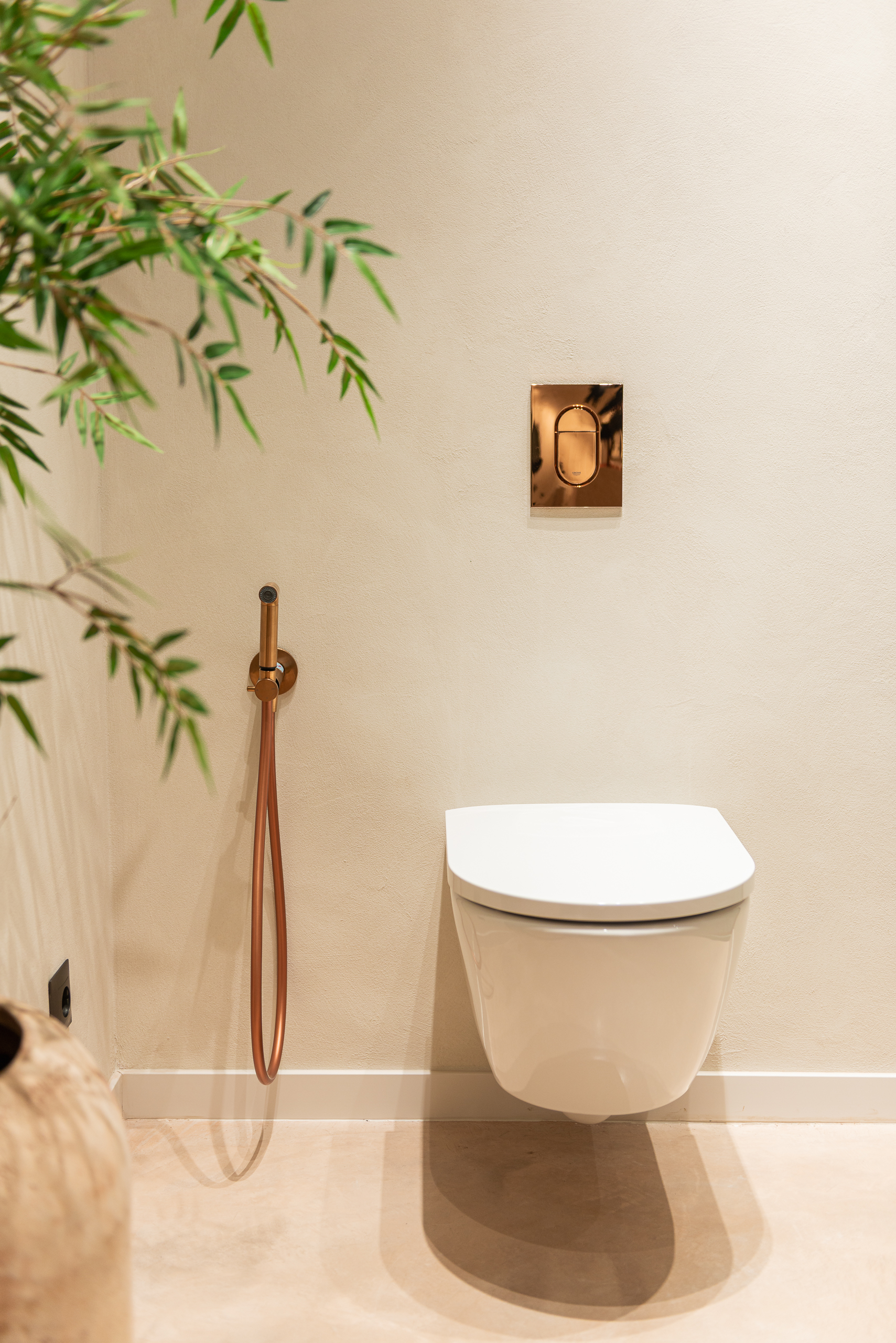 section-custom-05-swiper-slide-img