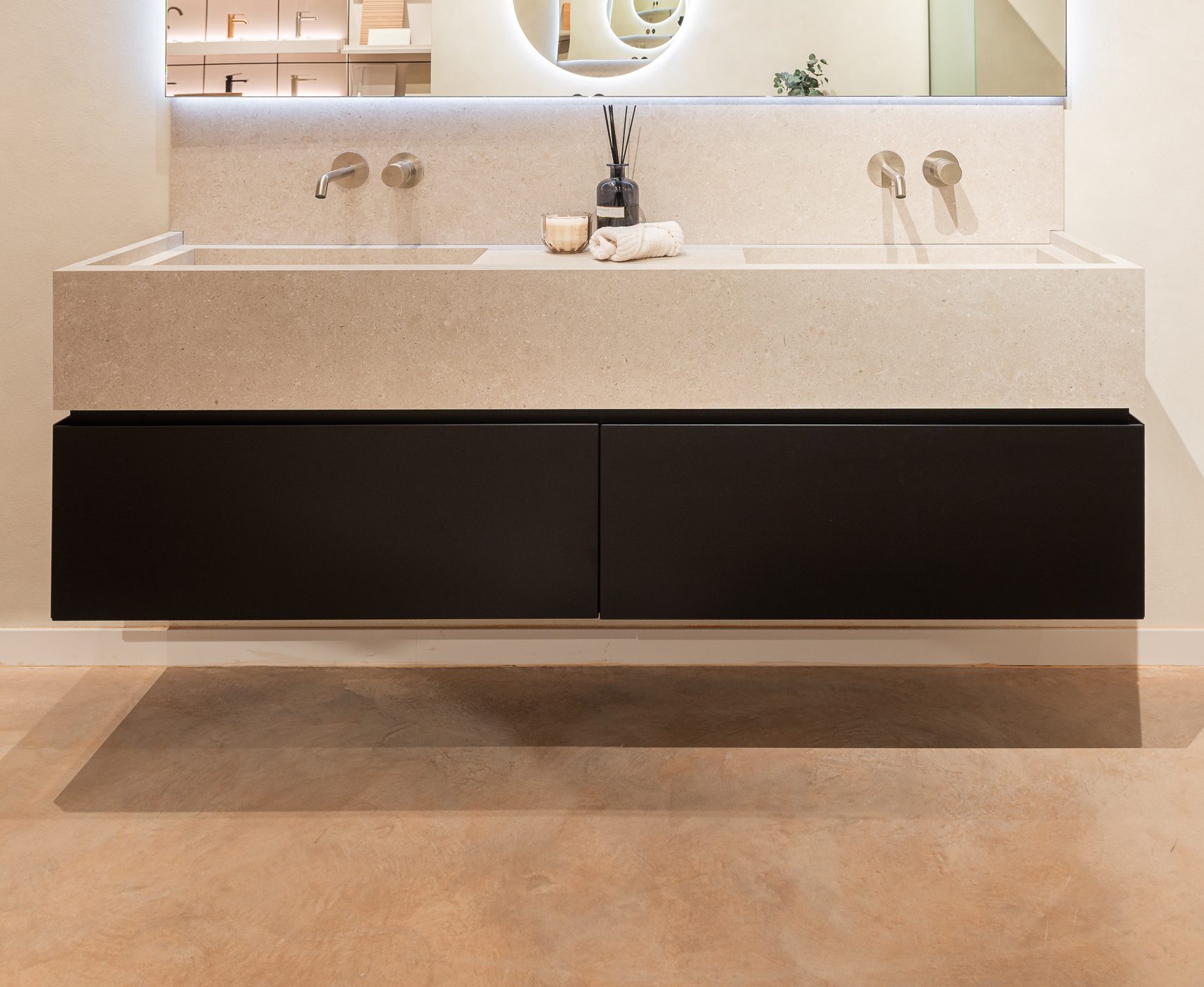 section-custom-05-swiper-slide-img