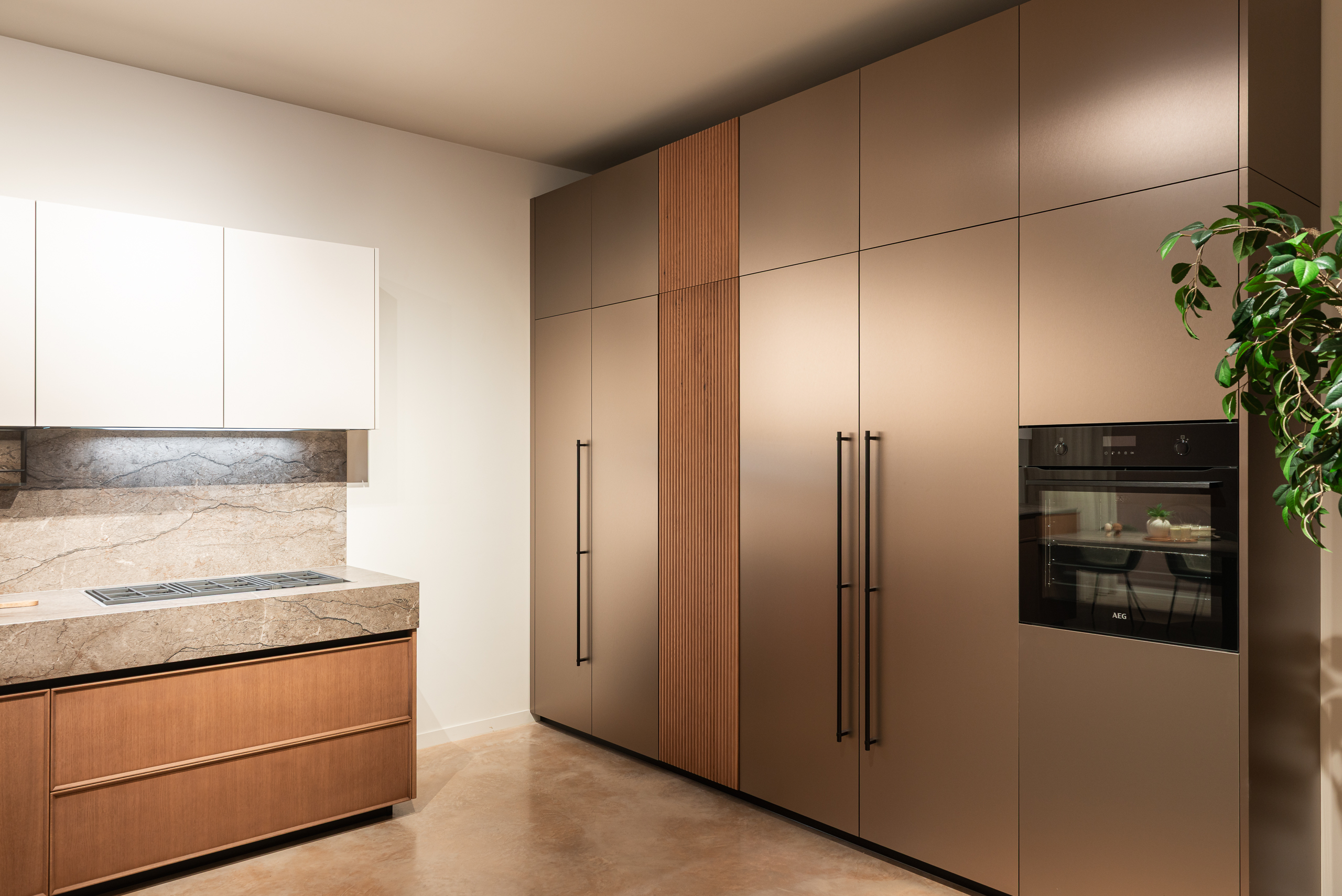 section-custom-05-swiper-slide-img